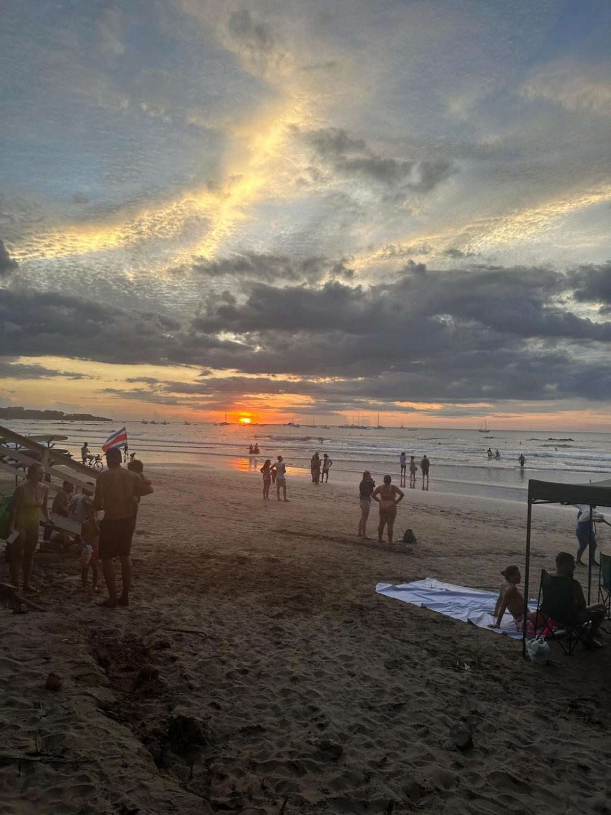 Tamarindo Beach, Prime Location, Fantastic Watersalt Pool & Cold Plunge, Family & Friends מראה חיצוני תמונה