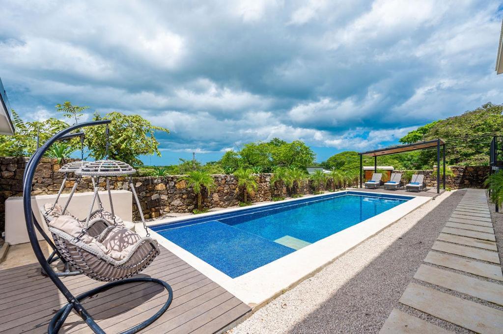 Tamarindo Beach, Prime Location, Fantastic Watersalt Pool & Cold Plunge, Family & Friends מראה חיצוני תמונה